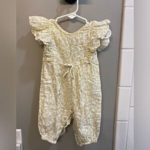 Vignette Romper with Ruffle Sleeves / Size 0-3m / EUC